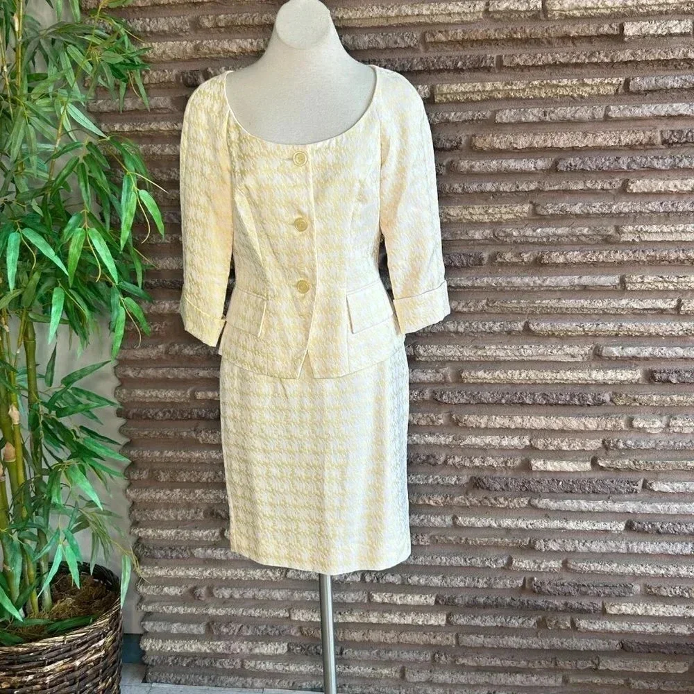 Mackie by Bob Mackie Pale Yellow White Scoop Neck Dressy Suit